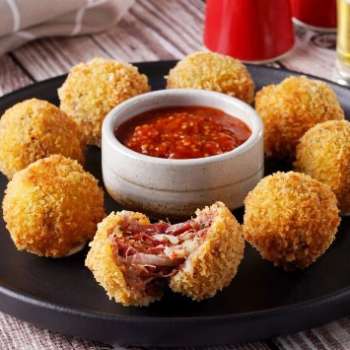 Bolinho de Carne ou Queijo