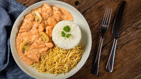 Estrogonofe de Frango ou Carne